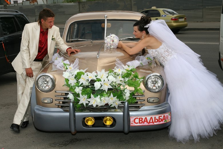 Романтичный свадебный авто