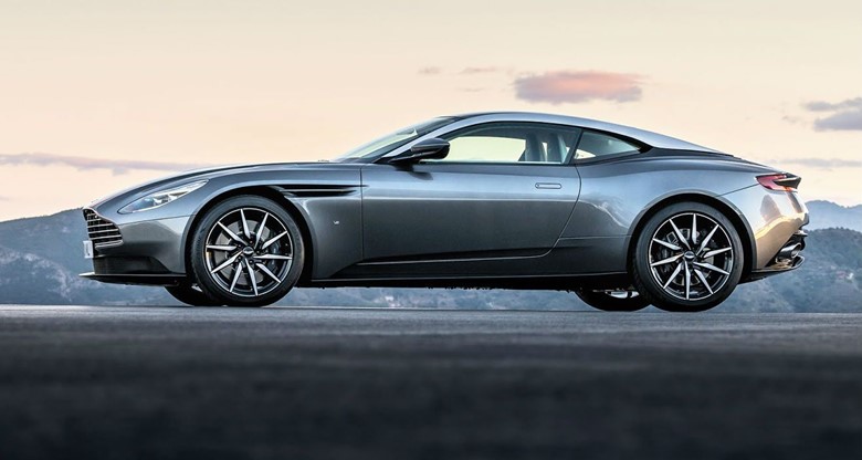 английский спорт кар Aston Martin DB11