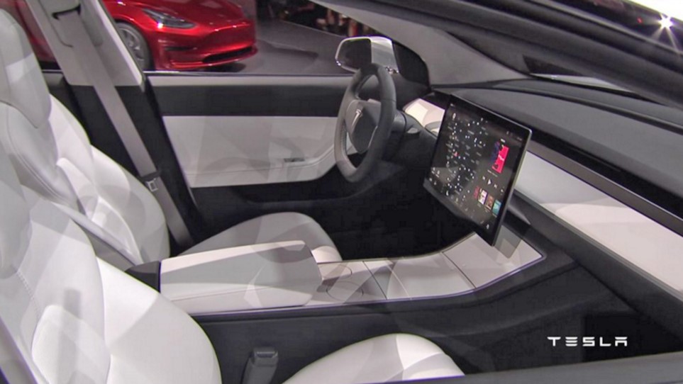 Салон Tesla Model 3